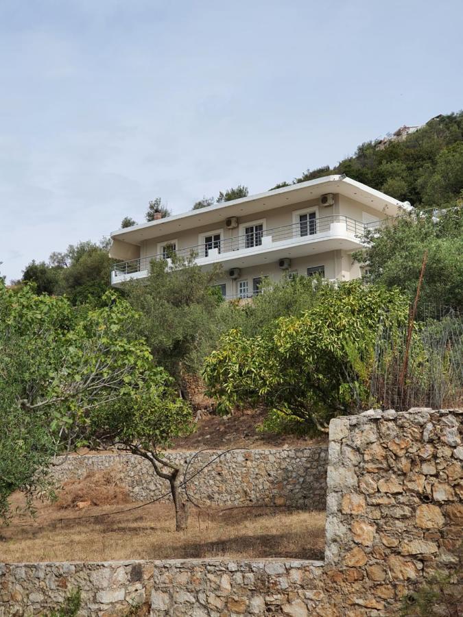 Bodini'S Rooms Himarë Dış mekan fotoğraf