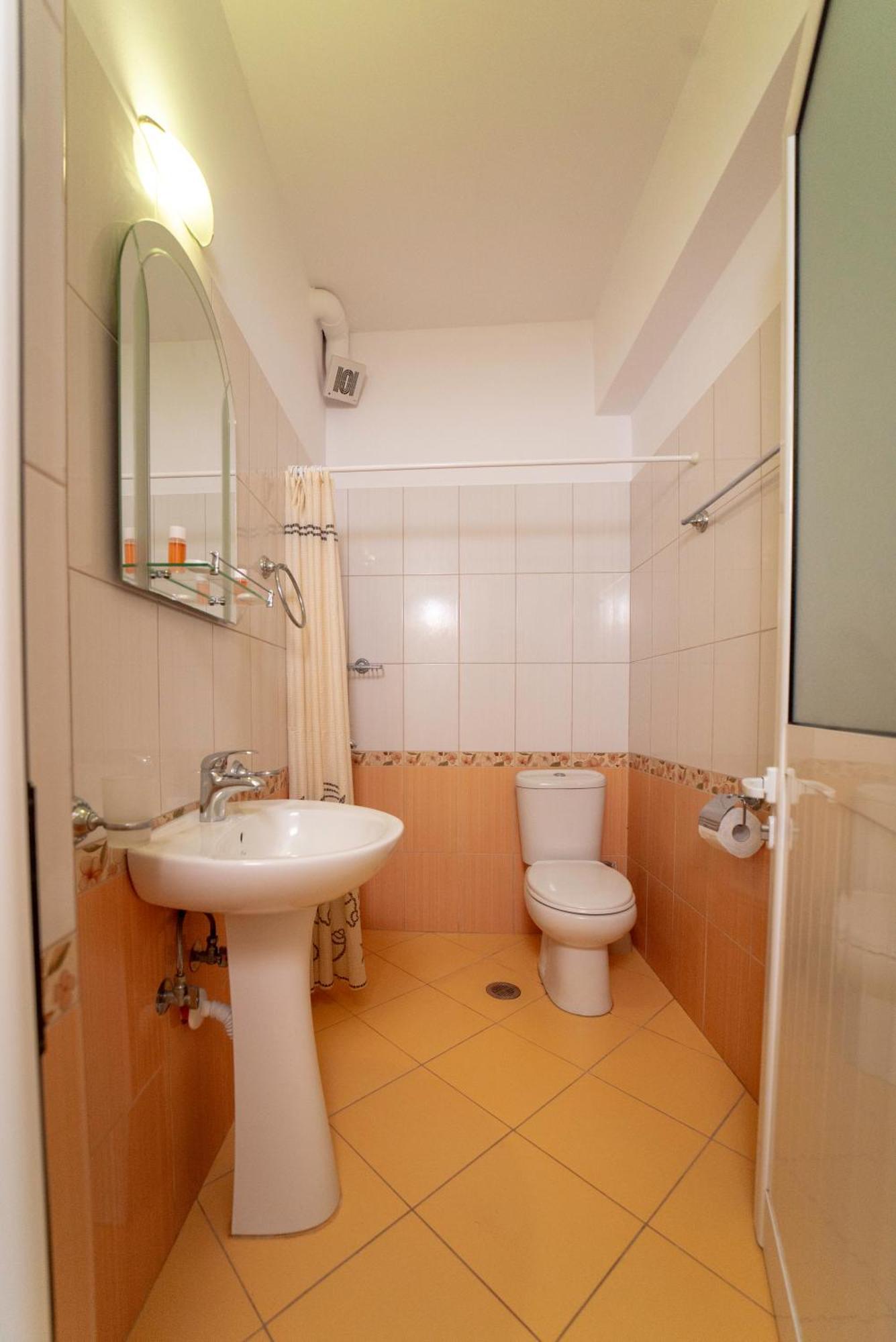 Bodini'S Rooms Himarë Dış mekan fotoğraf