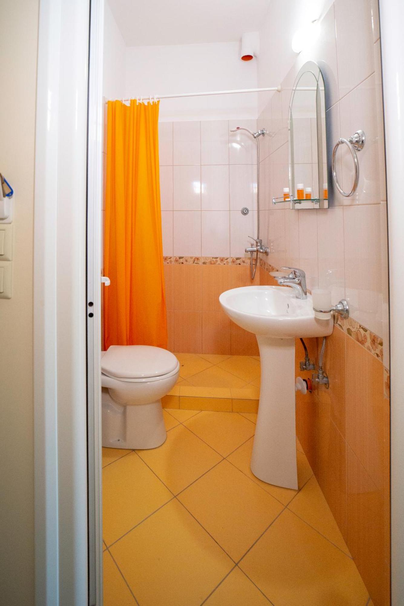 Bodini'S Rooms Himarë Dış mekan fotoğraf