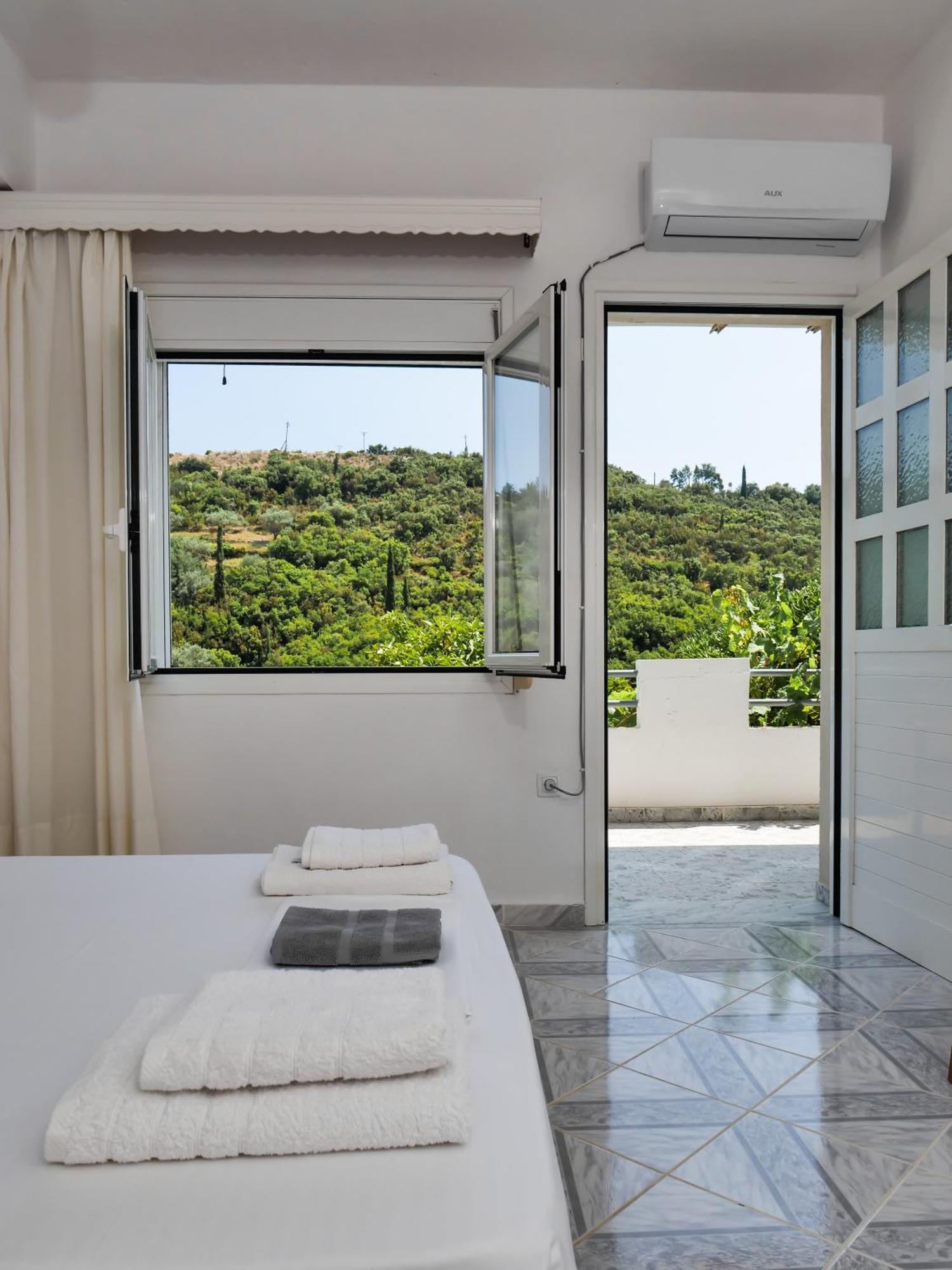 Bodini'S Rooms Himarë Dış mekan fotoğraf
