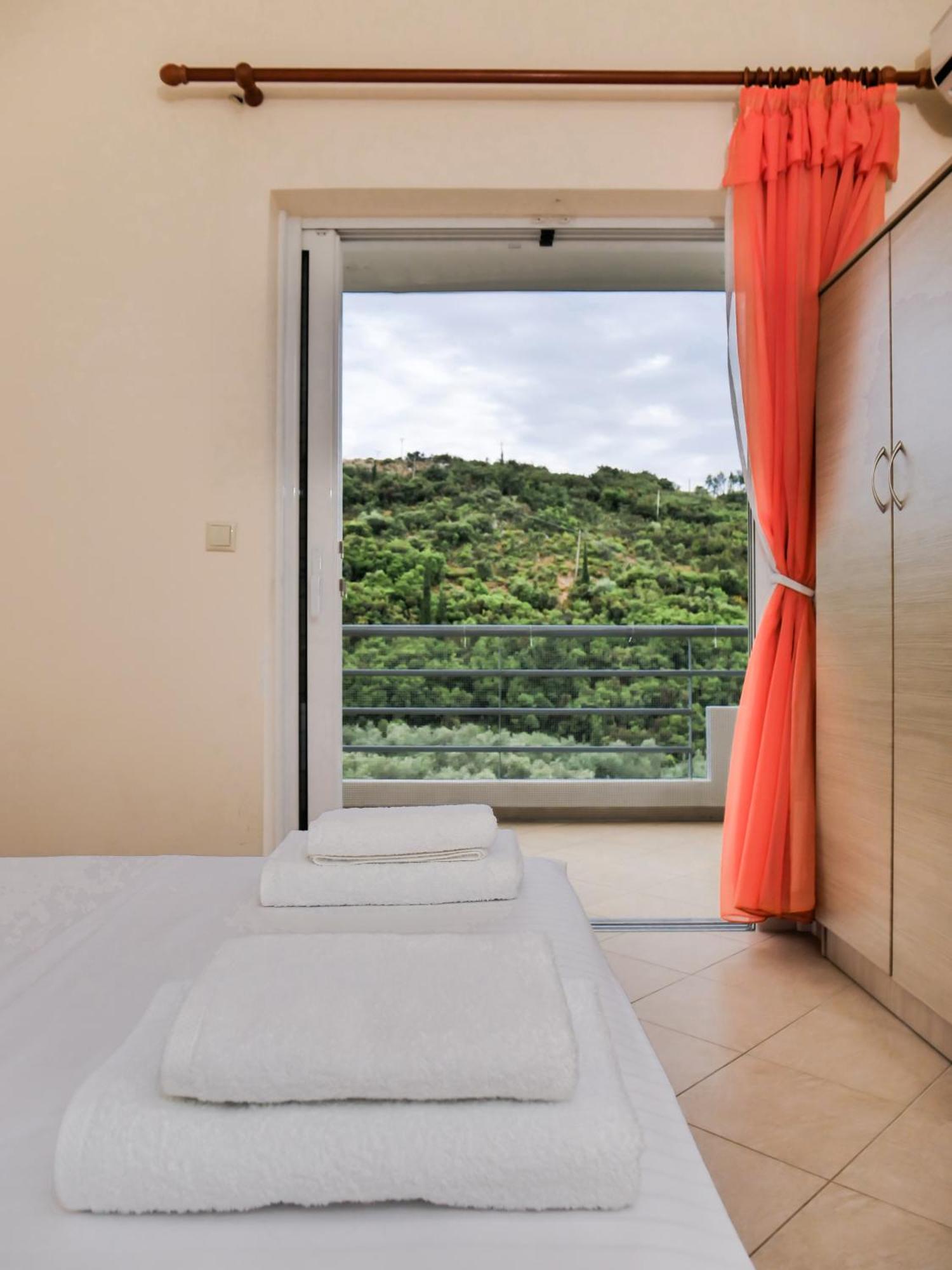 Bodini'S Rooms Himarë Dış mekan fotoğraf
